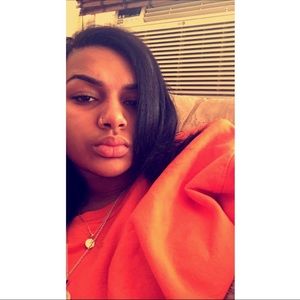 Meet your Posher, Jadine